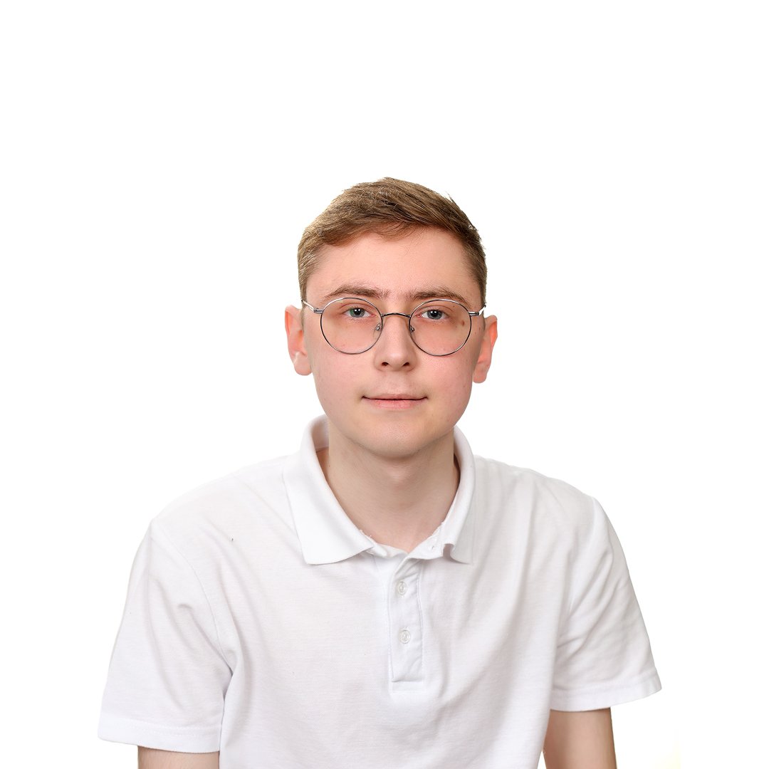 Денис Максимович Олейник