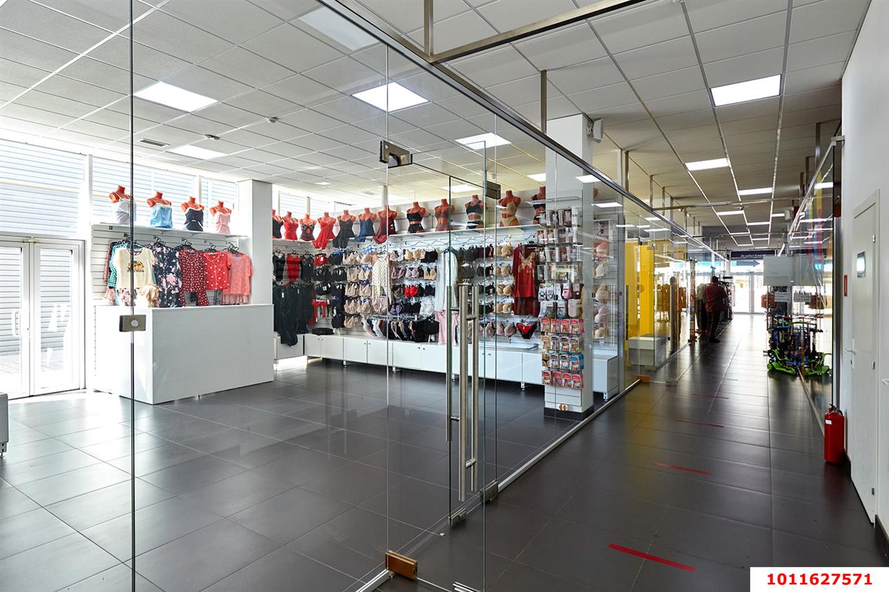 Фото №8: Коммерция 884 м² - Динская, ул. Красноармейская, 29