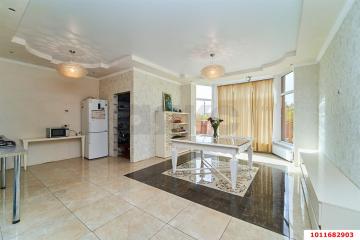 Фото №2: Дом 296 м² - Южный, п. коттеджный  Знание, ул. имени Цезаря Куникова, 18