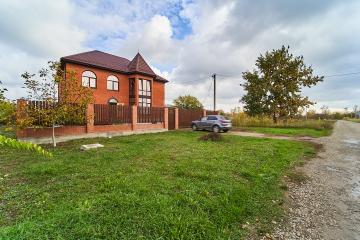 Фото №1: Дом 296 м² - Южный, п. коттеджный  Знание, ул. имени Цезаря Куникова, 18