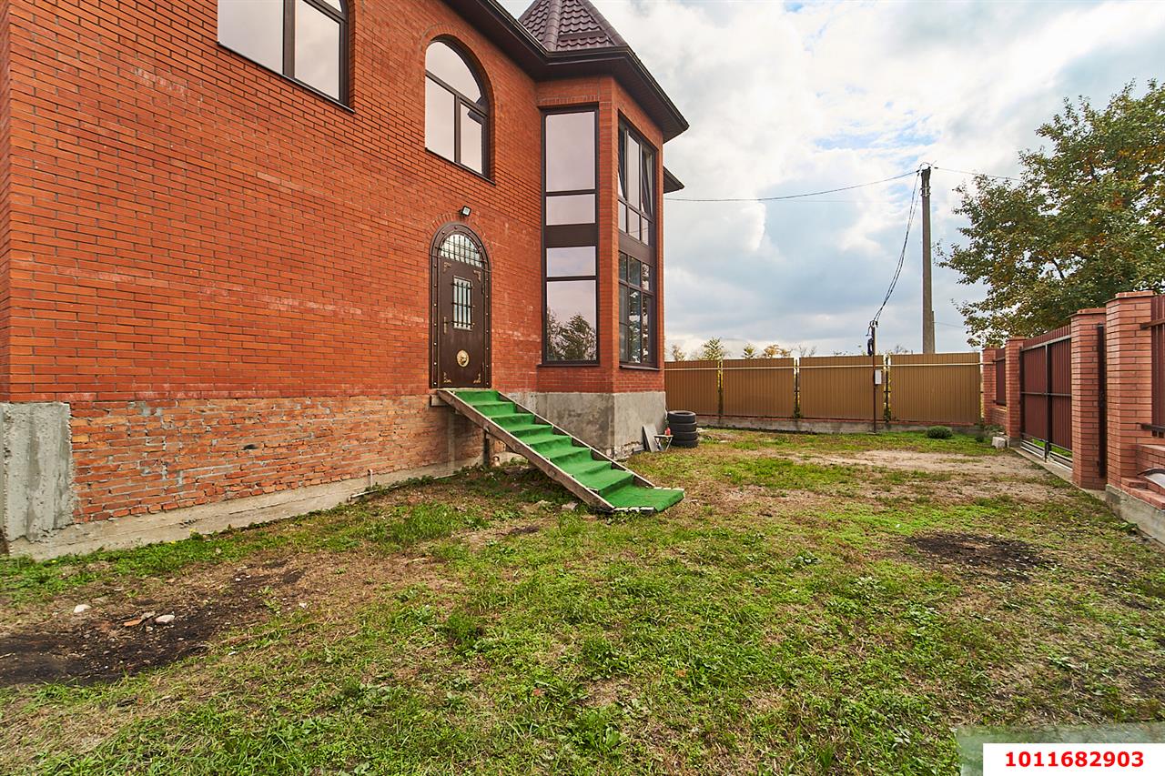 Фото №3: Дом 296 м² + 6 сот. - Южный, п. коттеджный  Знание, ул. имени Цезаря Куникова, 18