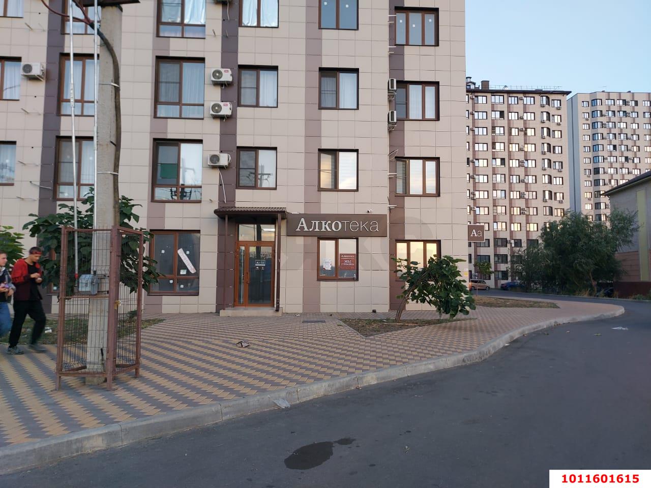 Фото №3: Торговое помещение 397 м² - Новая Адыгея, жилой комплекс Баланс, ул. Береговая, 1к8