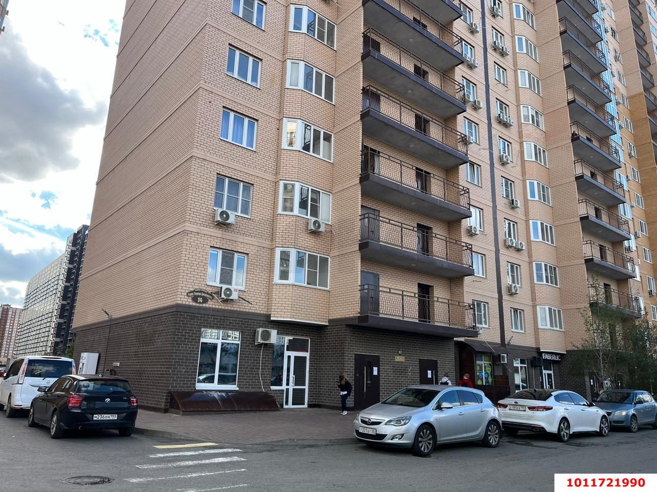 Фото №1: Торговое помещение 90 м² - Краснодар, Губернский, ул. имени Героя Георгия Бочарникова, 14