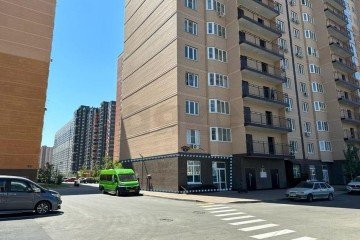 Фото №2: Торговое помещение 90 м² - Краснодар, мкр. Губернский, ул. имени Героя Георгия Бочарникова, 14
