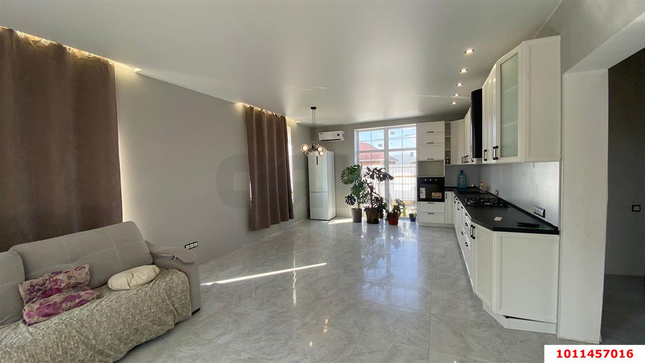 Фото №2: Дом 182 м² + 8 сот. - Краснодар, Прикубанский внутригородской округ, п. коттеджный  Комарово, ул. Свирская, 4