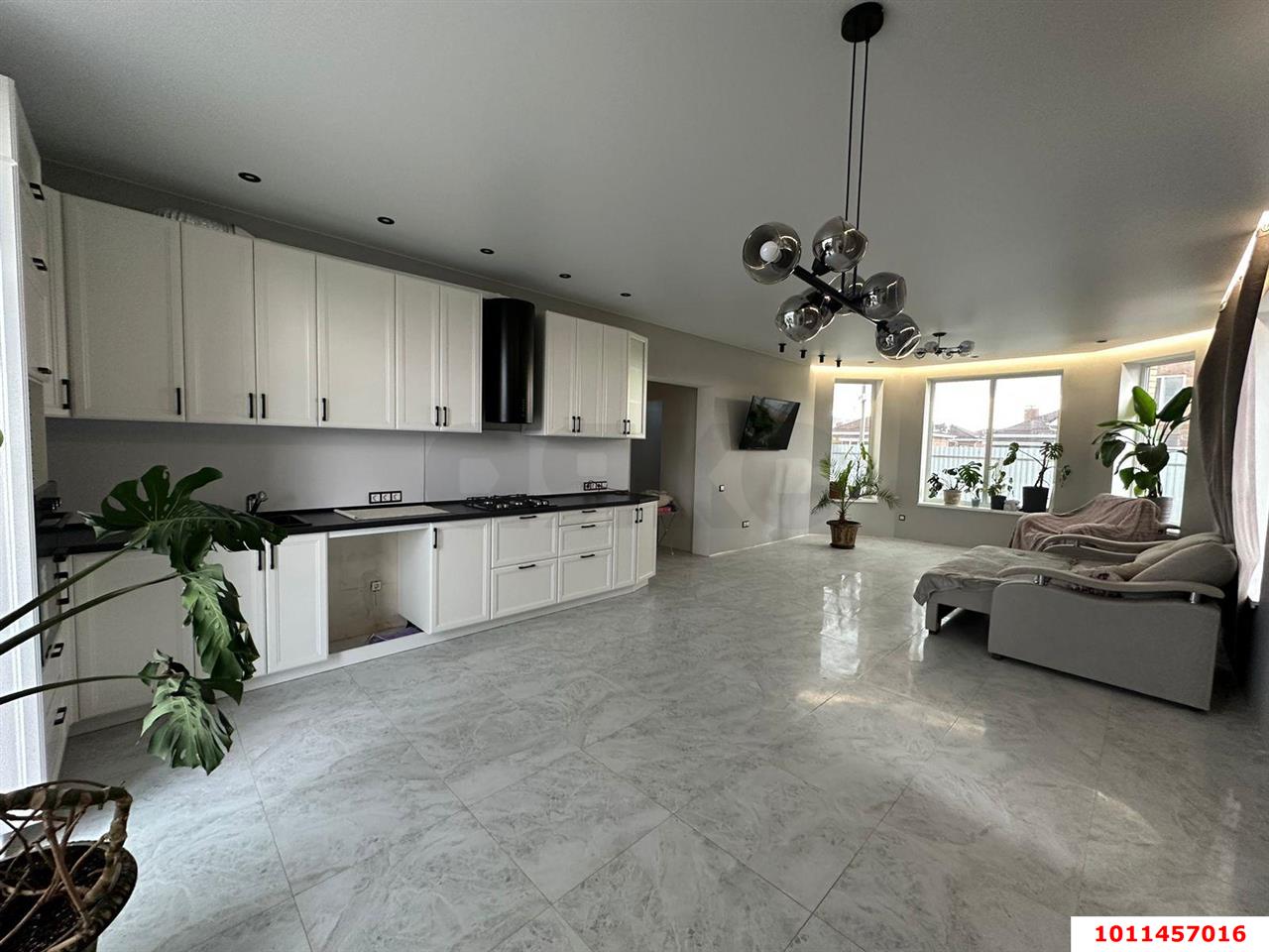 Фото №1: Дом 182 м² + 8 сот. - Краснодар, коттеджный  Комарово, ул. Свирская, 4