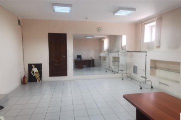 Фото №3: Торговое помещение 128 м² - Краснодар, мкр. Краевая Клиническая Больница, ул. Восточно-Кругликовская, 49