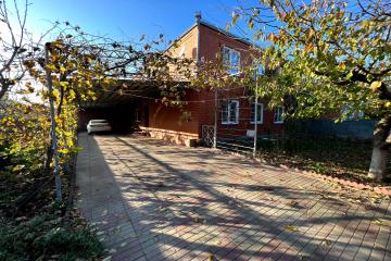 Фото №1: Дом 200 м² - Новотитаровская, ул. Кубанская, 1