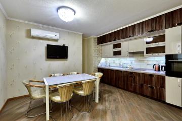 Фото №1: 4-комнатная квартира 96 м² - Краснодар, мкр. Фестивальный, ул. Яна Полуяна, 53