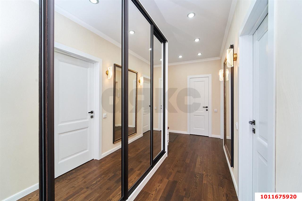 Фото №3: 2-комнатная квартира 63 м² - Краснодар, Калинино, Прикубанский внутригородской округ, Завод Радиоизмерительных Приборов, имени Петра Метальникова, мкр. жилой комплекс Арбатский, ул. Цезаря Куникова, 18к10