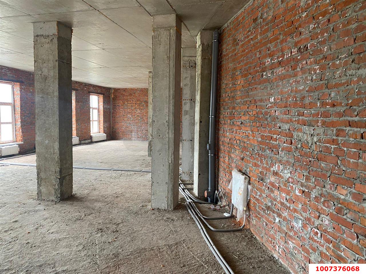 Фото №4: Торговое помещение 309 м² - Краснодар, Славянский, ул. Заполярная, 37с1/1