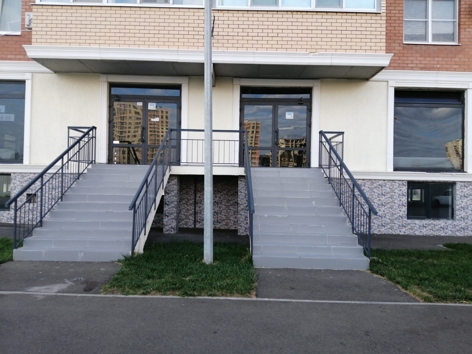 Фото №3: Коммерция 175 м² - Краснодар, Прикубанский внутригородской округ, мкр. жилой комплекс Лиговский, ул. Героя Пешкова, 3