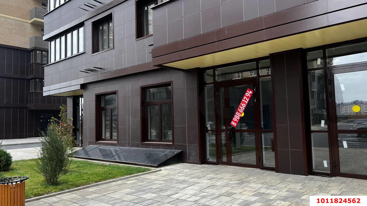 Фото №2: Торговое помещение 45 м² - Краснодар, жилой комплекс Ракурс, ул. имени Героя Ростовского