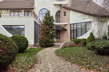 Фото №1: Дом 565 м² - Краснодар, мкр. Центральный, ул. Кубанская Набережная, 158