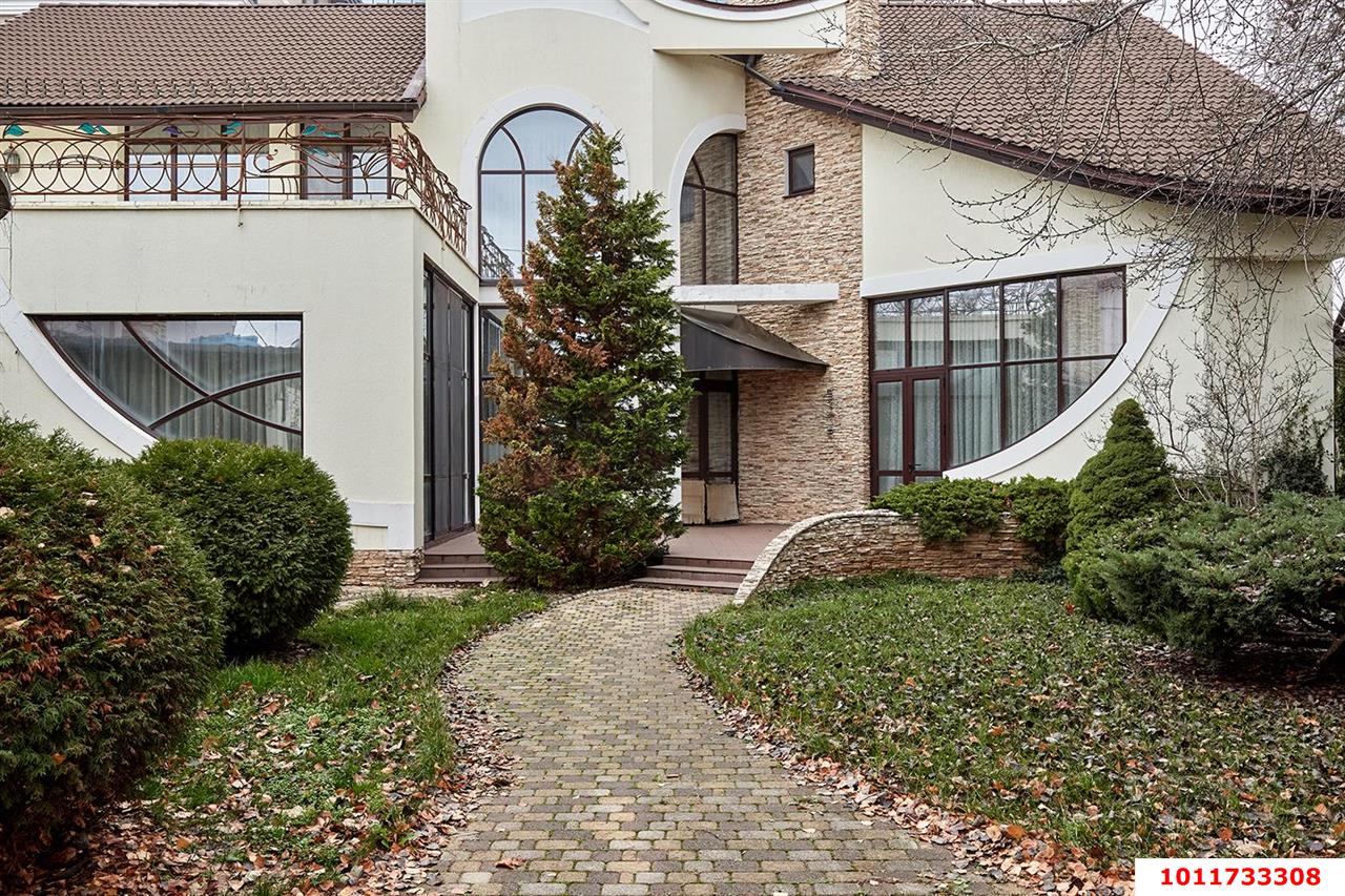 Фото №1: Дом 565 м² + 8 сот. - Краснодар, Западный внутригородской округ, мкр. Центральный, ул. Кубанская Набережная, 158