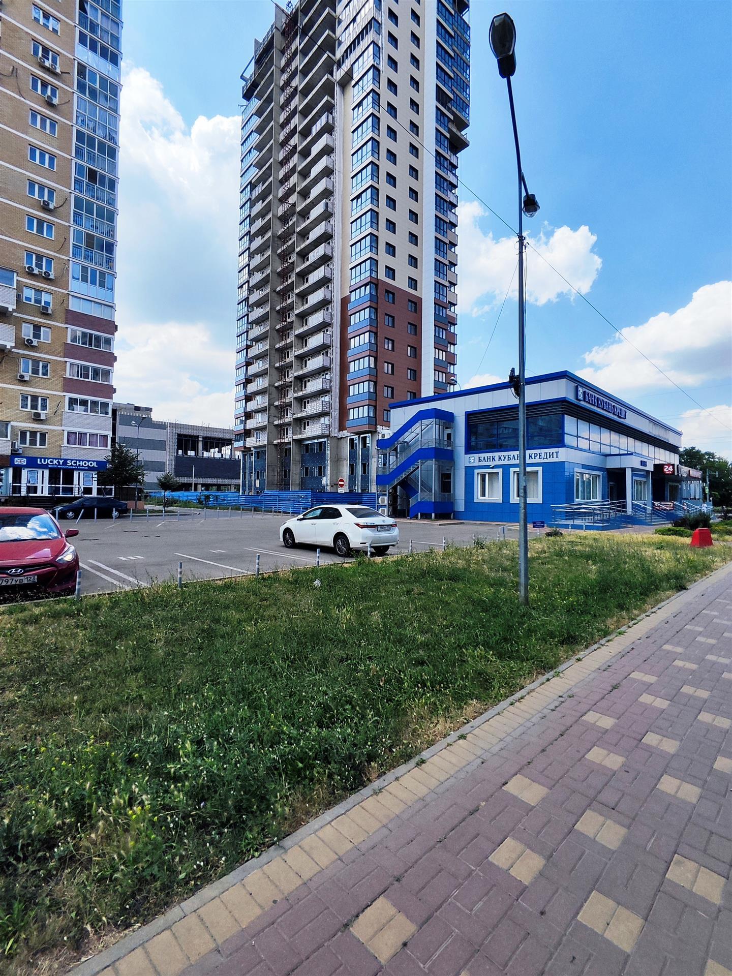 Фото №3: 1-комнатная квартира 44 м² - Краснодар, Прикубанский внутригородской округ, Завод Измерительных Приборов, мкр. жилой комплекс Луч, ул. Солнечная, 18/5