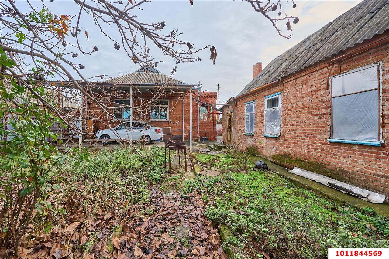 Фото №3: Дом 122 м² + 6 сот. - Краснодар, Центральный внутригородской округ, Покровка, мкр. Центральный, ул. Володарского, 29