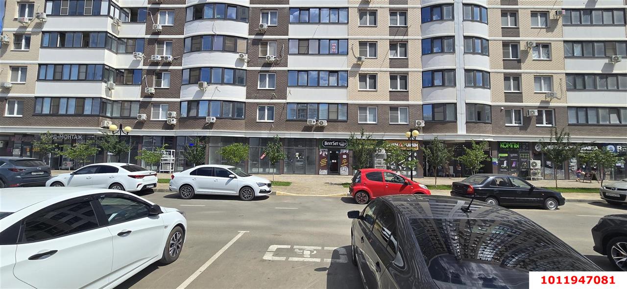 Фото №3: Торговое помещение 90 м² - Краснодар, жилой комплекс Атлант, ул. Адмирала Крузенштерна, 6/3