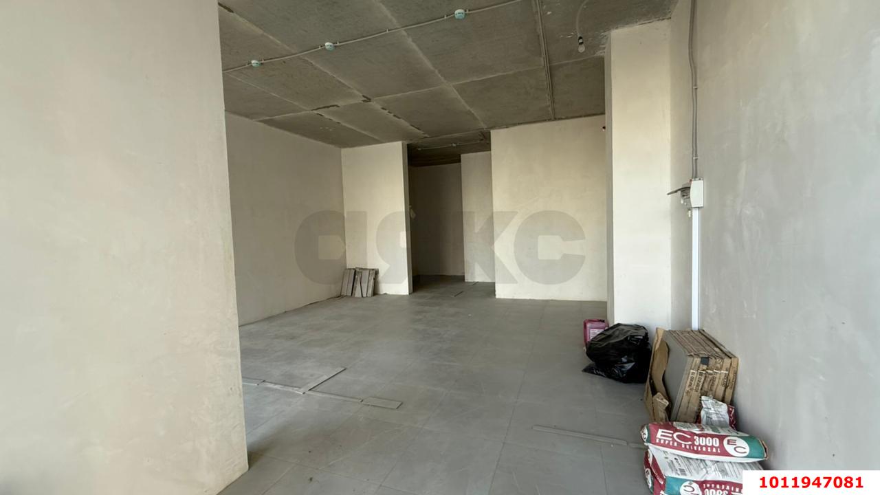 Фото №4: Торговое помещение 90 м² - Краснодар, жилой комплекс Атлант, ул. Адмирала Крузенштерна, 6/3