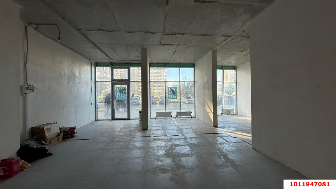 Фото №2: Торговое помещение 90 м² - Краснодар, Прикубанский внутригородской округ, ул. Адмирала Крузенштерна, 6/3