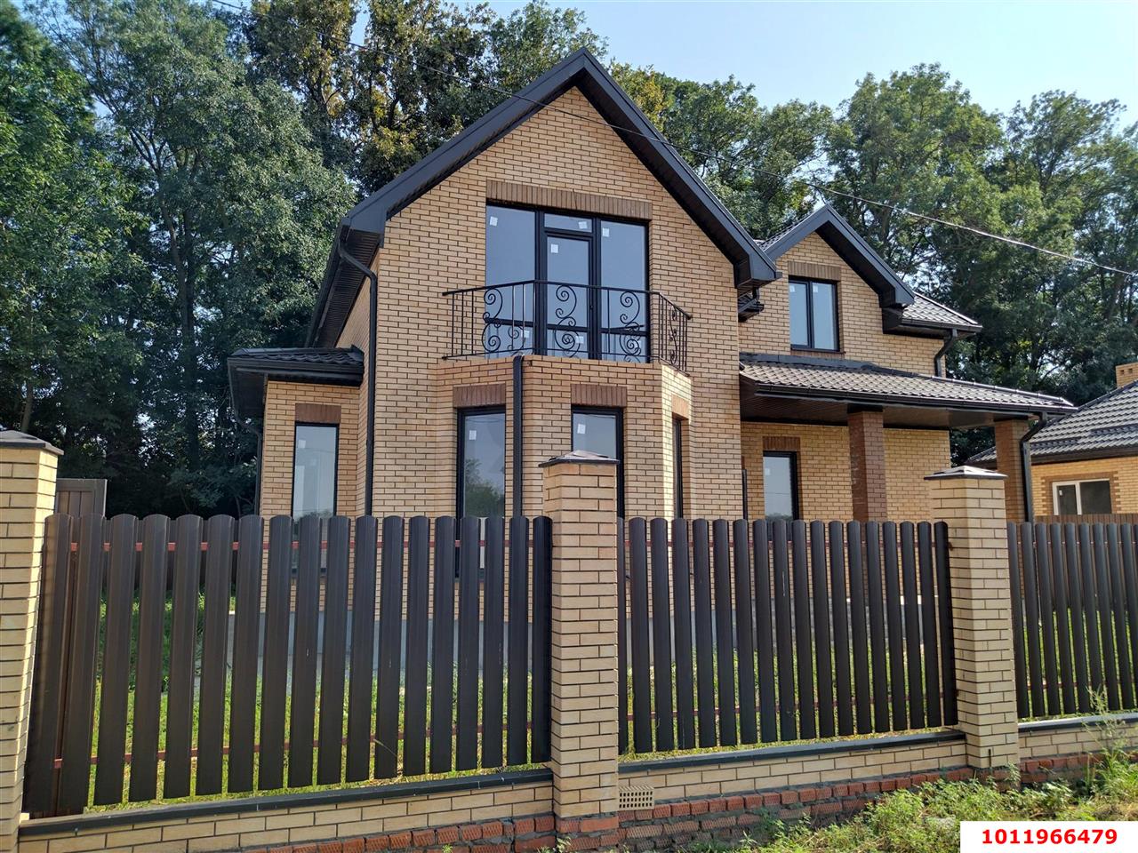 Фото №1: Дом 172 м² + 4.7 сот. - Старокорсунская, мкр. Карасунский внутригородской округ, пр-д 3-й Купеческий, 26