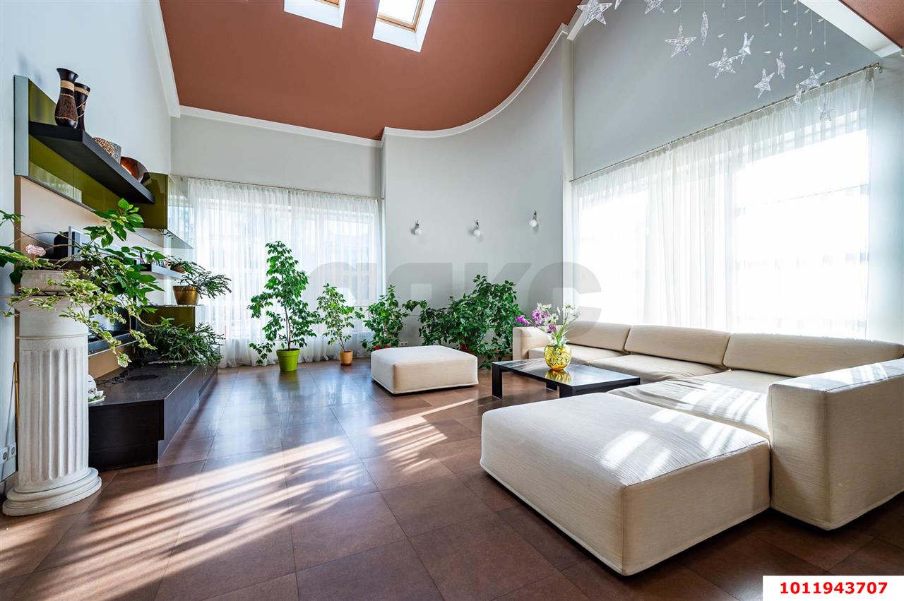 Фото №2: Дом 409 м² + 4 сот. - Краснодар, Центральный внутригородской округ, мкр. Дубинка, ул. КИМ, 166