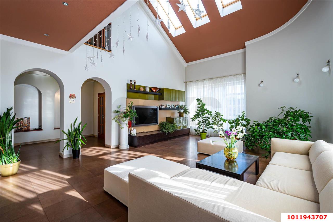 Фото №1: Дом 409 м² + 4 сот. - Краснодар, Центральный внутригородской округ, мкр. Дубинка, ул. КИМ, 166