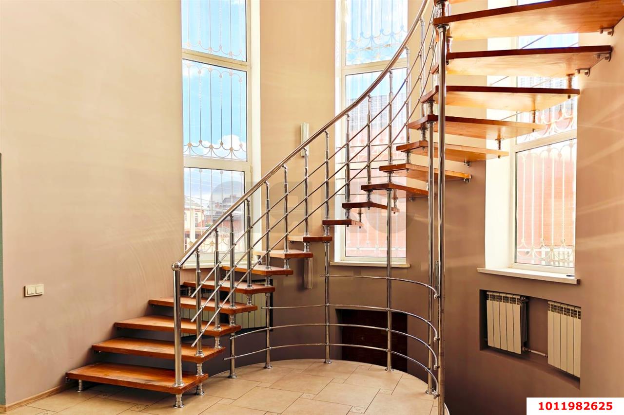 Фото №9: Коммерция 375 м² - Краснодар, Прикубанский внутригородской округ, мкр. Музыкальный, ул. имени Сергея Есенина