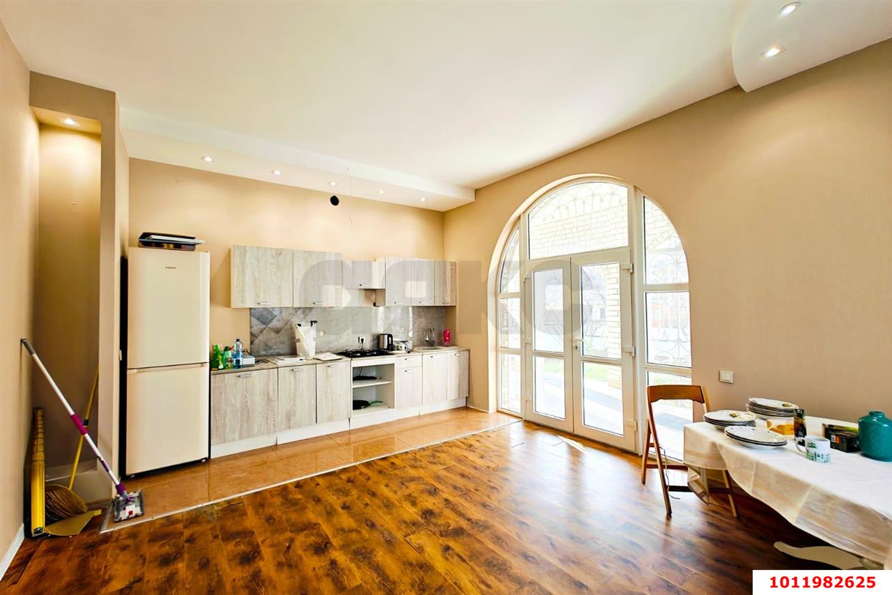 Фото №10: Коммерция 375 м² - Краснодар, Прикубанский внутригородской округ, мкр. Музыкальный, ул. имени Сергея Есенина