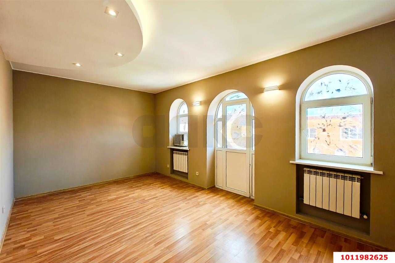 Фото №13: Коммерция 375 м² - Краснодар, Прикубанский внутригородской округ, мкр. Музыкальный, ул. имени Сергея Есенина