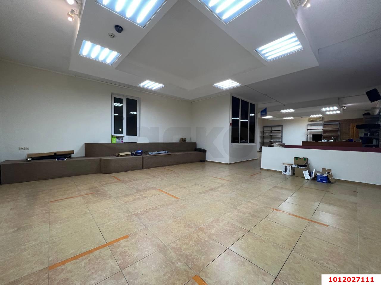 Фото №2: Коммерция 720 м² - Темрюк, ул. Розы Люксембург, 86