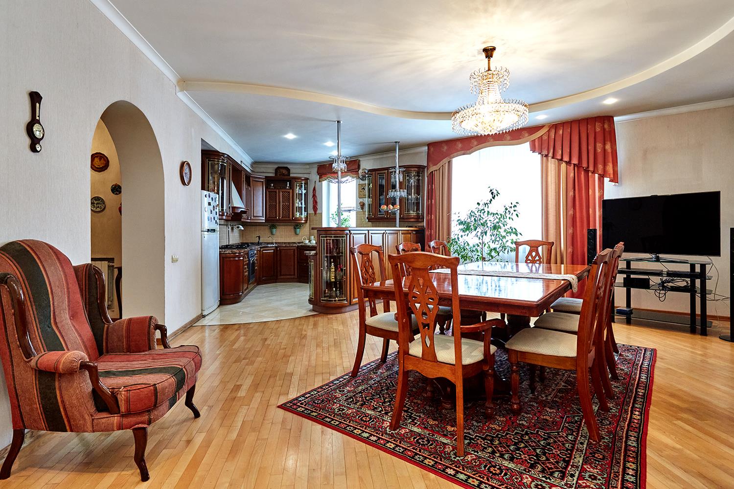 Фото №2: Дом 332 м² + 9 сот. - Краснодар, Прикубанский внутригородской округ, мкр. 40 лет Победы, ул. Коллективная, 82