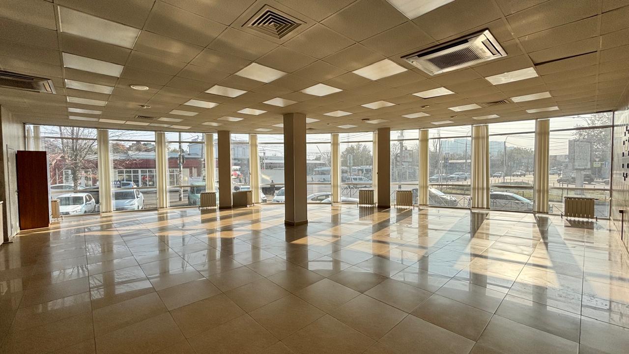 Фото №6: Коммерция 216 м² - Краснодар, мкр. Центральный внутригородской округ, ул. имени П.М. Гаврилова, 117