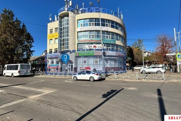 Фото №1: Торговое помещение 216 м² - Краснодар, мкр. Центральный внутригородской округ, ул. имени П.М. Гаврилова, 117