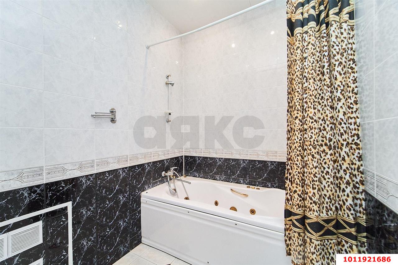 Фото №6: 4-комнатная квартира 150 м² - Краснодар, Центральный, ул. Чкалова, 11