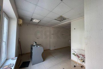 Фото №3: Торговое помещение 28 м² - Краснодар, мкр. Центральный, ул. Октябрьская, 93