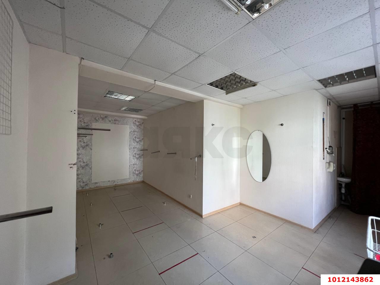 Фото №6: Торговое помещение 28 м² - Краснодар, Центральный, ул. Октябрьская, 70