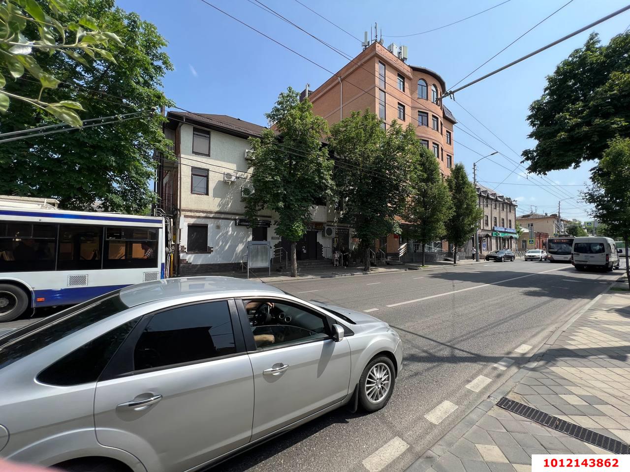 Фото №3: Торговое помещение 28 м² - Краснодар, Центральный, ул. Октябрьская, 70