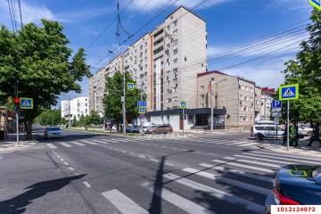 Фото №1: 3-комнатная квартира 68 м² - Краснодар, мкр. Центральный, ул. Октябрьская, 44