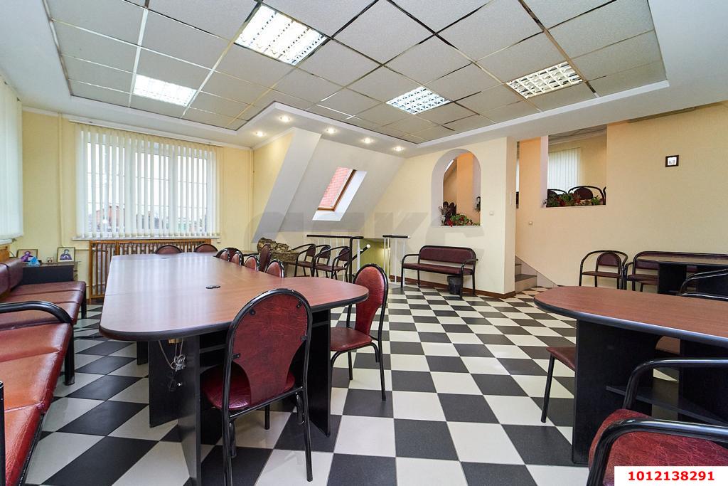 Фото №2: Дом 220 м² + 8.43 сот. - Краснодар, мкр. Западный внутригородской округ, ул. Володи Головатого, 254