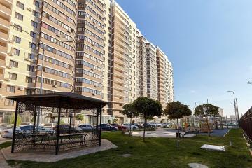 Фото №1: 1-комнатная квартира 45 м² - Краснодар, мкр. имени Петра Метальникова, ул. Ростовское шоссе, 30/6