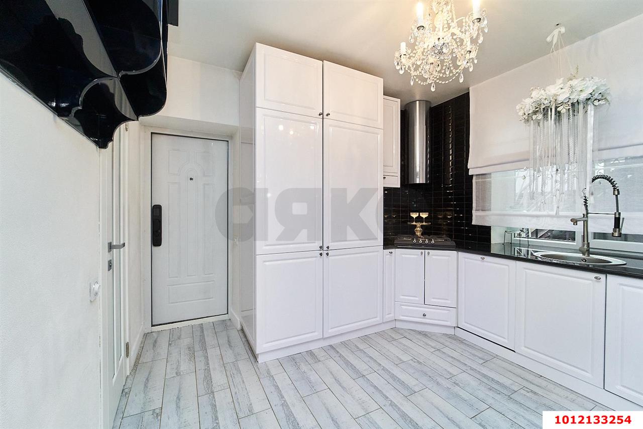 Фото №2: 2-комнатная квартира 37 м² - Краснодар, Сельскохозяйственный Институт, ул. Каляева, 43