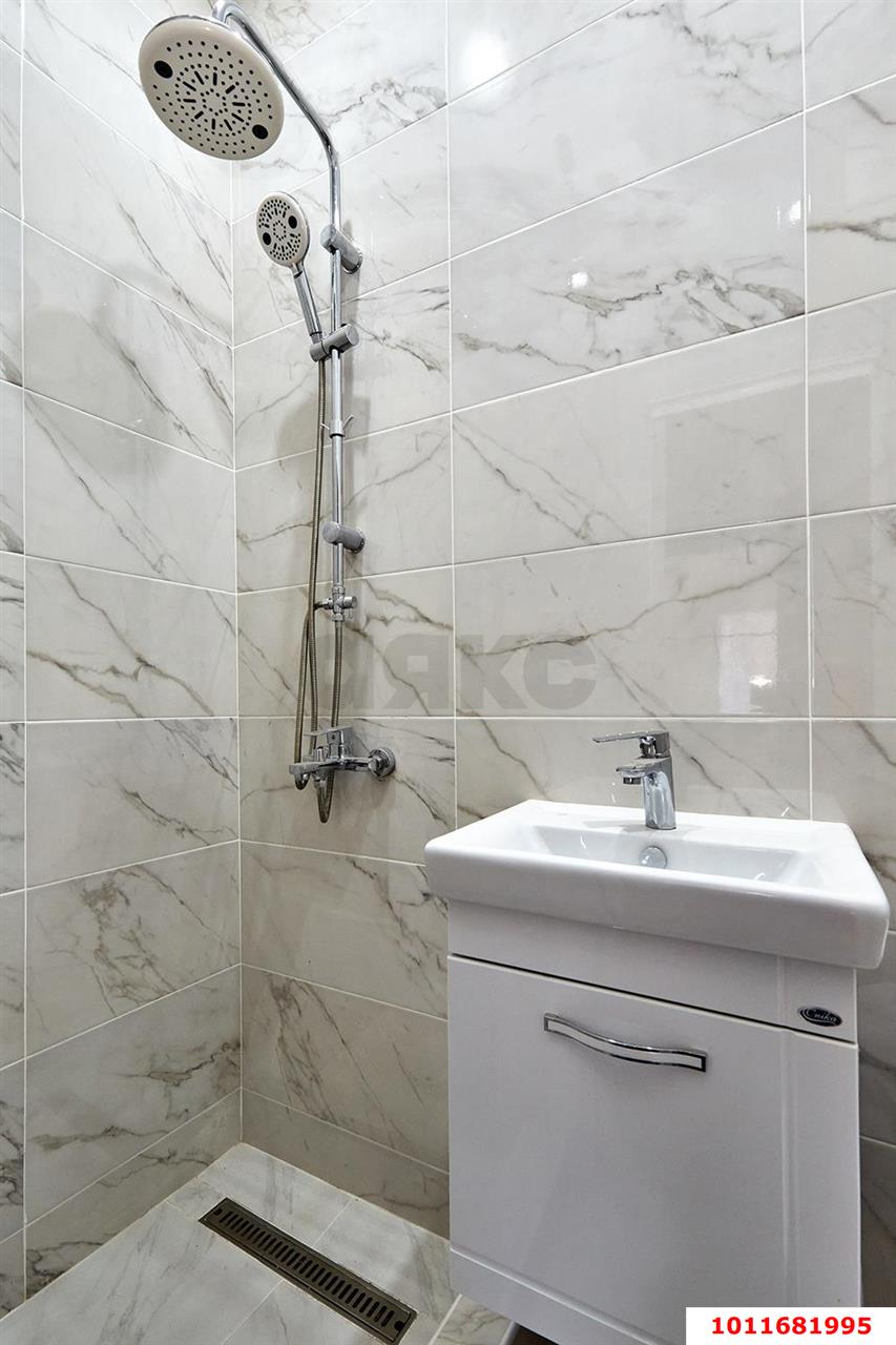 Фото №6: 2-комнатная квартира 42 м² - Краснодар, Западный внутригородской округ, мкр. Центральный, ул. Октябрьская, 161