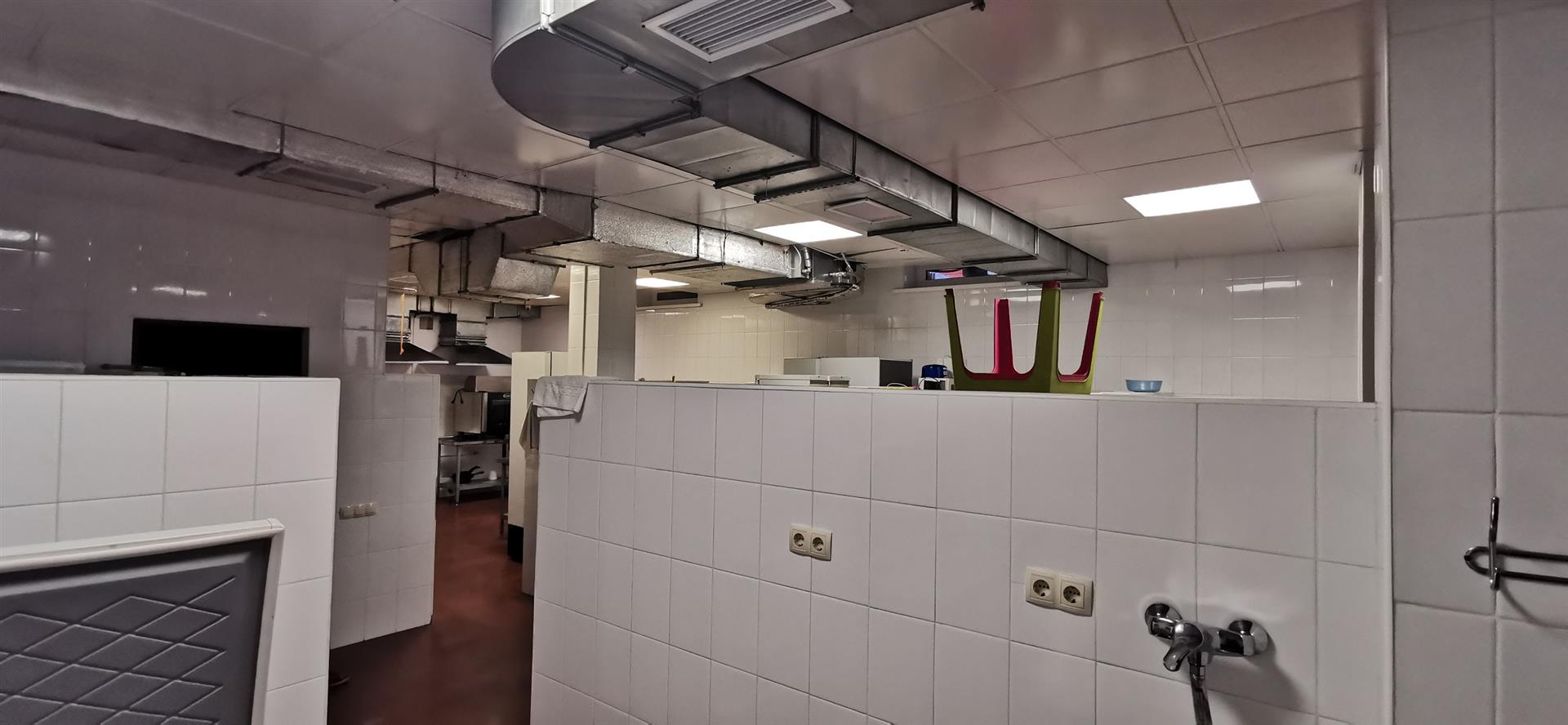 Фото №7: Коммерция 339 м² - Краснодар, Центральный внутригородской округ, мкр. Центральный, ул. Будённого, 153/1