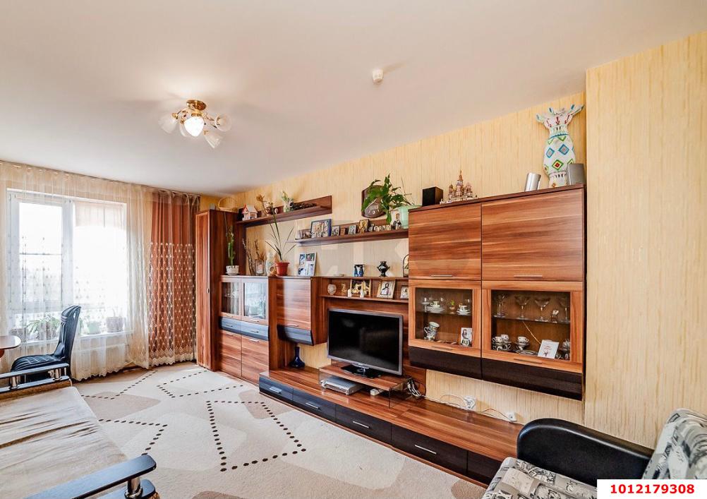 Фото №1: 2-комнатная квартира 73 м² - Краснодар, Прикубанский внутригородской округ, мкр. имени Маршала Жукова, ул. Александра Покрышкина, 4/4