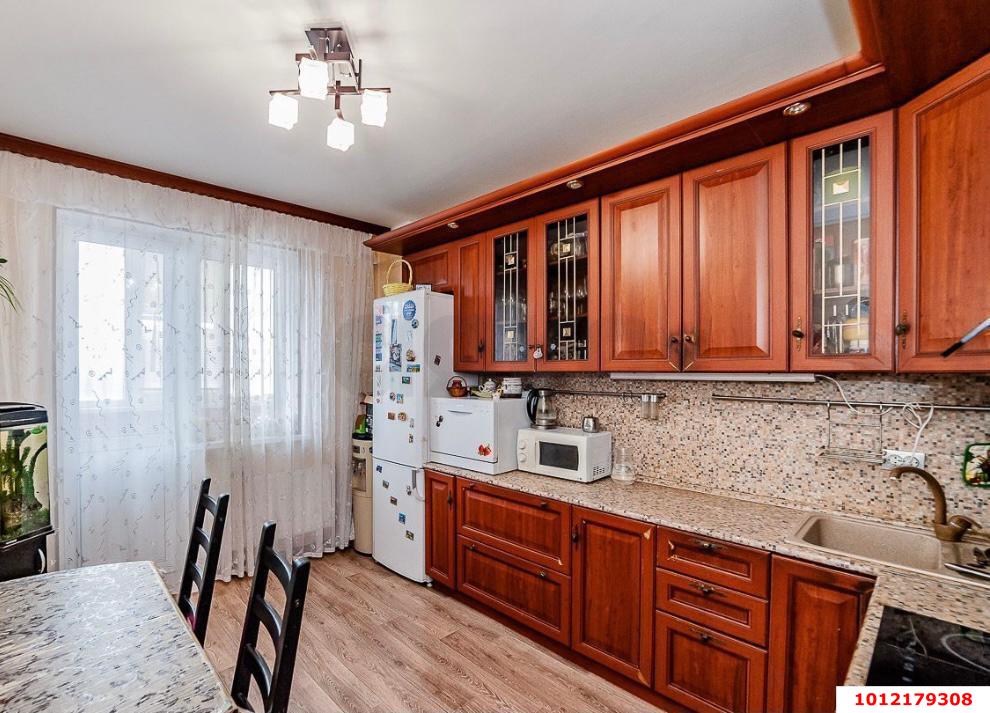 Фото №8: 2-комнатная квартира 73 м² - Краснодар, Прикубанский внутригородской округ, мкр. имени Маршала Жукова, ул. Александра Покрышкина, 4/4