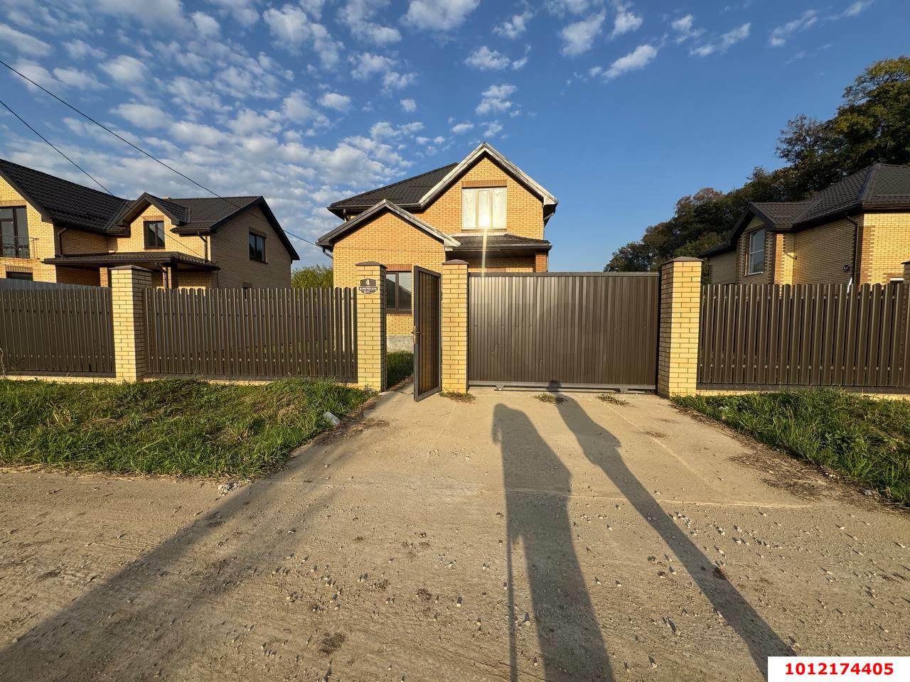 Фото №1: Дом 163 м² + 7.6 сот. - Старокорсунская, мкр. Карасунский внутригородской округ, ул. Купеческая