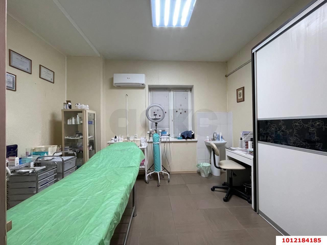 Фото №2: Дом 404 м² + 6 сот. - Краснодар, Западный внутригородской округ, Кожзавод, мкр. Фестивальный, ул. Карла Маркса, 45