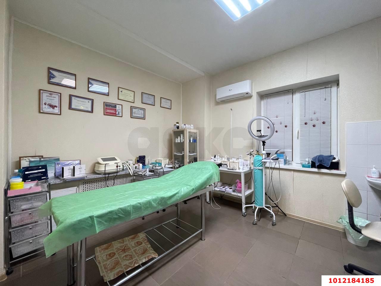 Фото №3: Дом 404 м² + 6 сот. - Краснодар, Западный внутригородской округ, Кожзавод, мкр. Фестивальный, ул. Карла Маркса, 45