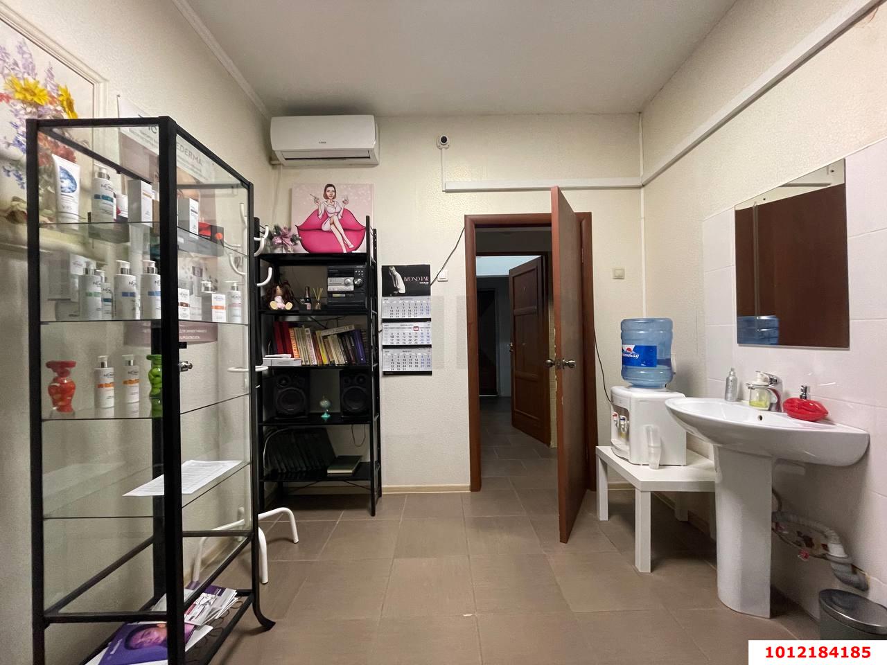 Фото №1: Дом 404 м² + 6 сот. - Краснодар, Фестивальный, ул. Карла Маркса, 45